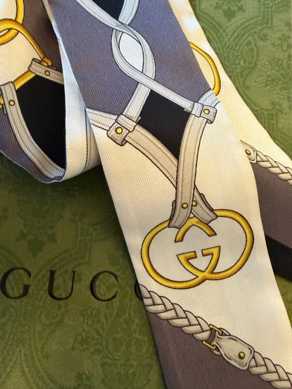 Women’s Gucci silk Twilly Gray, White & Gold Equestrian Print - Picture 2 of 6